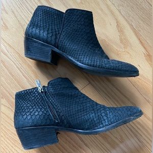 Sam Edelman Petty Ankle Booties in Black Snakeskin Leather (Size 10)